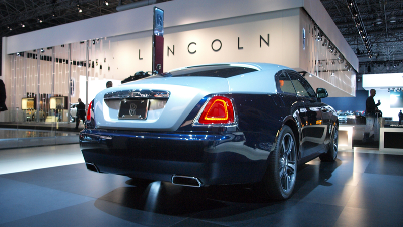 Illustration for article titled The Rolls-Royce Wraith Has a Slightly Less Erect Spirit of Ecstasy